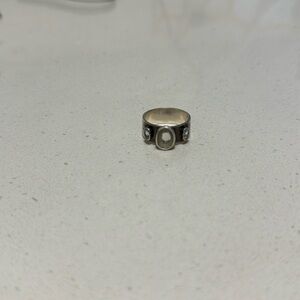 Sundance silver peridot ring